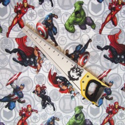 Stoff Marvel Avengers Superhelden in Aktion | Wolf Stoffe