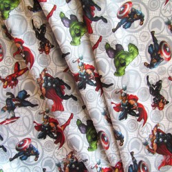 Stoff Marvel Avengers Superhelden in Aktion | Wolf Stoffe