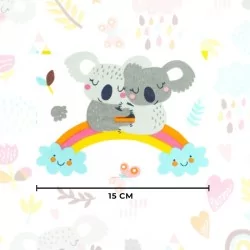 Baumwollstoff Koala auf regenbogenfarbenem Weißer Hintergrund | Wolf Stoffe